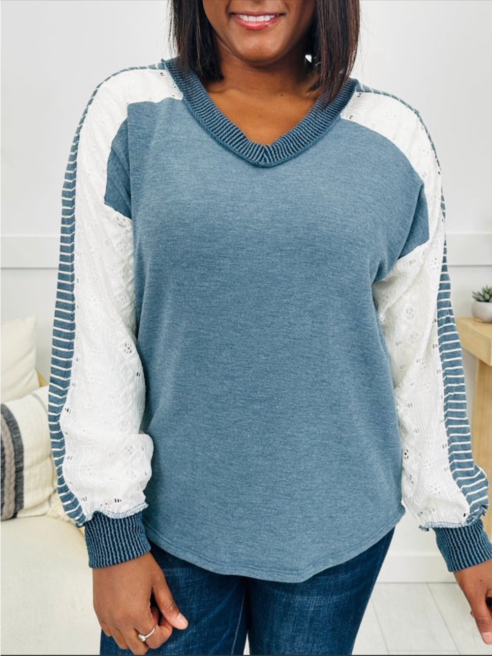 7th Ray Casual Teal & White V-Neck Knit Pullover With Lace and Stripes Size Sm
